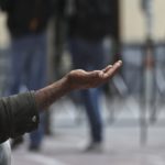 Η αύξηση του κατώτατου μισθού ως “κοινωνικό μέρισμα” και προεκλογικό δόλωμα