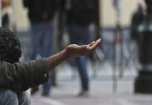 Η αύξηση του κατώτατου μισθού ως “κοινωνικό μέρισμα” και προεκλογικό δόλωμα