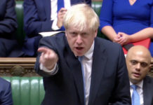 Νέο ανακάτεμα της τράπουλας για το Brexit Άνω-κάτω το βρετανικό πολιτικό σκηνικό