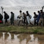 Όσο οι πόλεμοι και οι επεμβάσεις αυξάνουν τα κύματα των προσφύγων και των μεταναστών, άλλο τόσο σκληραίνουν και τα μέτρα αντιμετώπισής τους