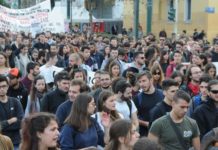 Παρά την υποχώρηση και την τρομοκρατία, οι φοιτητές συνεχίζουν να βγαίνουν στους δρόμους του αγώνα