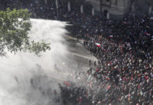 ΧΙΛΗ: Συνεχίζονται οι μεγάλες λαϊκές κινητοποιήσεις