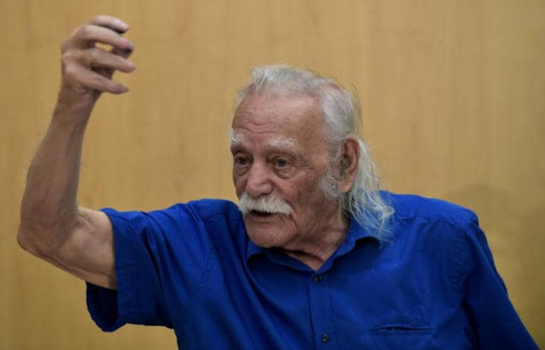 Γλέζος1