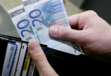 Προλειαίνουν το έδαφος περικοπής μισθών στους δημόσιους υπαλλήλους