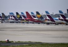 Παγκόσμιο κύμα απολύσεων στις αεροπορικές εταιρείες