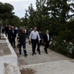 Φιέστα Μητσοτάκη στον Υμηττό με αφορμή την έναρξη της αντιπυρικής περιόδου