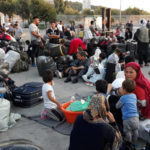 Η κυβέρνηση πετάει στο δρόμο χιλιάδες πρόσφυγες