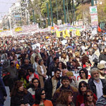 Μπροστά στην εφιαλτική πραγματικότητα της εργασιακής ζούγκλας και της σύνθλιψης των μισθών που επιβάλλει η κυβέρνηση