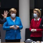 Οι ντόπιοι υποτελείς πανηγυρίζουν για τα νέα δάνεια που θα φορτωθεί ο λαός