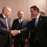 Στημένο σκηνικό “αποκλιμάκωσης”…