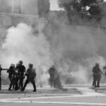 Η κυβέρνηση της Δεξιάς χτίζει το αστυνομικό κράτος της βίας, της καταστολής και της τρομοκρατίας, εξαπολύοντας καθημερινά αστυνομικές επιθέσεις