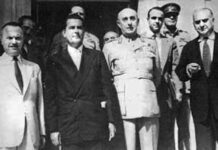 Πολιτική όλο και περισσότερων εκδουλεύσεων για να εξασφαλίσουν τη στήριξη των ΗΠΑ