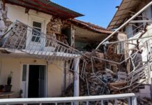 Σεισμός στη Λάρισα: Ολιγωρία και τεράστιες ελλείψεις με θύματα τους σεισμόπληκτους