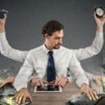 Αν και πρώτη η Ελλάδα στις ώρες εργασίας (σύμφωνα με τηνEurostat) η κυβέρνηση τις θέλει ακόμα περισσότερες!