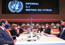 Οι διχοτομικές λύσεις για το Κυπριακό παραμένουν στο τραπέζι και προωθούνται στο παρασκήνιο
