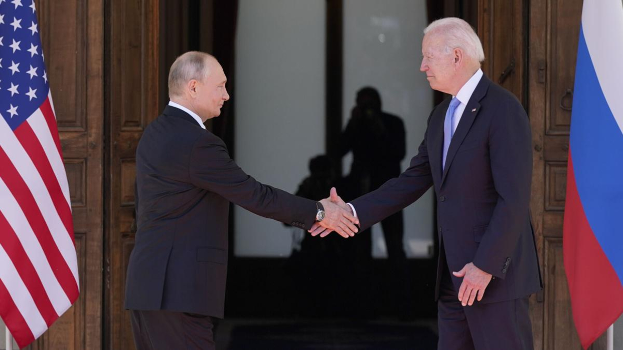 biden-putin_1_sel20