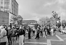 Η ελεγχόμενη είσοδος αποκλείει χιλιάδες φοιτητές από το πανεπιστήμιο! Να μην περάσει!