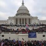 ΗΠΑ: 1 χρόνος από την ένοπλη επίθεση υπέρμαχων του Τραμπ στο Καπιτώλιο Αμείωτη και κάτω από την προεδρία Μπάιντεν η εσωτερική κρίση και ο διχασμός της αμερικανικής κοινωνίας