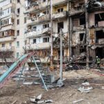Ο πολεμικός πυρετός στην Ουκρανία φέρνει συμπτώματα «διχασμού» στη Δύση