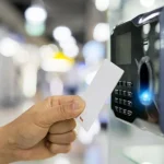 Ψηφιακή κάρτα εργασίας ή πώς η εξαπάτηση ευδοκιμείγια δήθεν κατοχύρωση των εργασιακών δικαιωμάτων