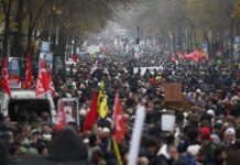 Πανεργατική γενική απεργία στη ΓαλλίαΕνάντια στα (αντι)συνταξιοδοτικά μέτρα του Μακρόν