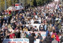 Η διάχυτη λαϊκή αμφισβήτηση και οργή παύει να είναι βουβή