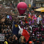 Σύνοδος Κορυφής της ΕΕ με τους λαούς σε μεγάλους αγώνες, τις τράπεζες να κλυδωνίζονται και τον πόλεμο να μαίνεται