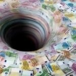 Μετά από 12 χρόνια μνημονίων το χρέος αντί να μειώνεται, μεγεθύνεται