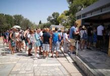 ΑΚΡΟΠΟΛΗ Άνθρωποι και μνημεία σε κίνδυνο