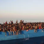Χιλιάδες πρόσφυγες στη Λαμπεντούζα Βαθαίνει η αντιπροσφυγική πολιτική σε ΕΕ και Ελλάδα