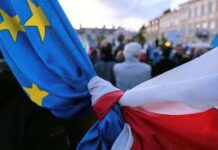 ΠΟΛΩΝΙΑ: Μετεκλογικές διαβουλεύσεις και παζάρια για τον σχηματισμό κυβέρνησης