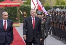 Λάθος που η Τουρκία δεν κατέλαβε όλη την Κύπρο, λέει ο Ερντογάν Οι θρασύτατες δηλώσεις του αξιοποιούν την υποτέλεια και τον ενδοτισμό Ελλάδας – Κύπρου!Λάθος που η Τουρκία δεν κατέλαβε όλη την Κύπρο, λέει ο Ερντογάν