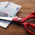 Η κυβέρνηση Μητσοτάκη ετοιμάζεται να πετσοκόψει την κρατική στήριξη στους ανέργους