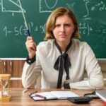 Με «Δ» Κεφαλαίο» ή με «δ» μικρό ο Διευθυντάκος του υπουργού Παιδείας Κ. Πιερρακάκη
