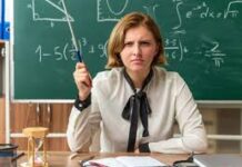 Με «Δ» Κεφαλαίο» ή με «δ» μικρό ο Διευθυντάκος του υπουργού Παιδείας Κ. Πιερρακάκη