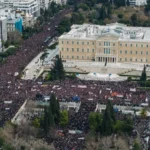 Συγκεντρώσεις για τα Τέμπη Όταν τελικά «ο κόσμος τραβάει» και «τα φύλλα κουνιούνται»