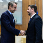 Νέα μείωση ασφαλιστικών εισφορών από τη ΝΔ με ψήφους και του ΠΑΣΟΚ