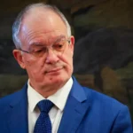 Όταν το «σύμβολο της δημοκρατίας» ζέχνει μετεμφυλιακό μοναρχοφασισμό