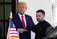 Αμείλικτος ο Τραμπ διασύρει τον θλιβερό… λακέ του