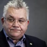 Από πρύτανης, υφυπουργός