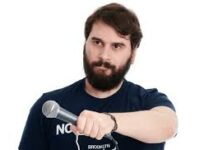 Ανακοίνωση της Πορείας Η Pizza Fan απέλυσε τον κωμικό Πάρι Ρούπο μετά από υποκίνηση ακροδεξιών! Κάτω τα χέρια από τους εργαζόμενους!