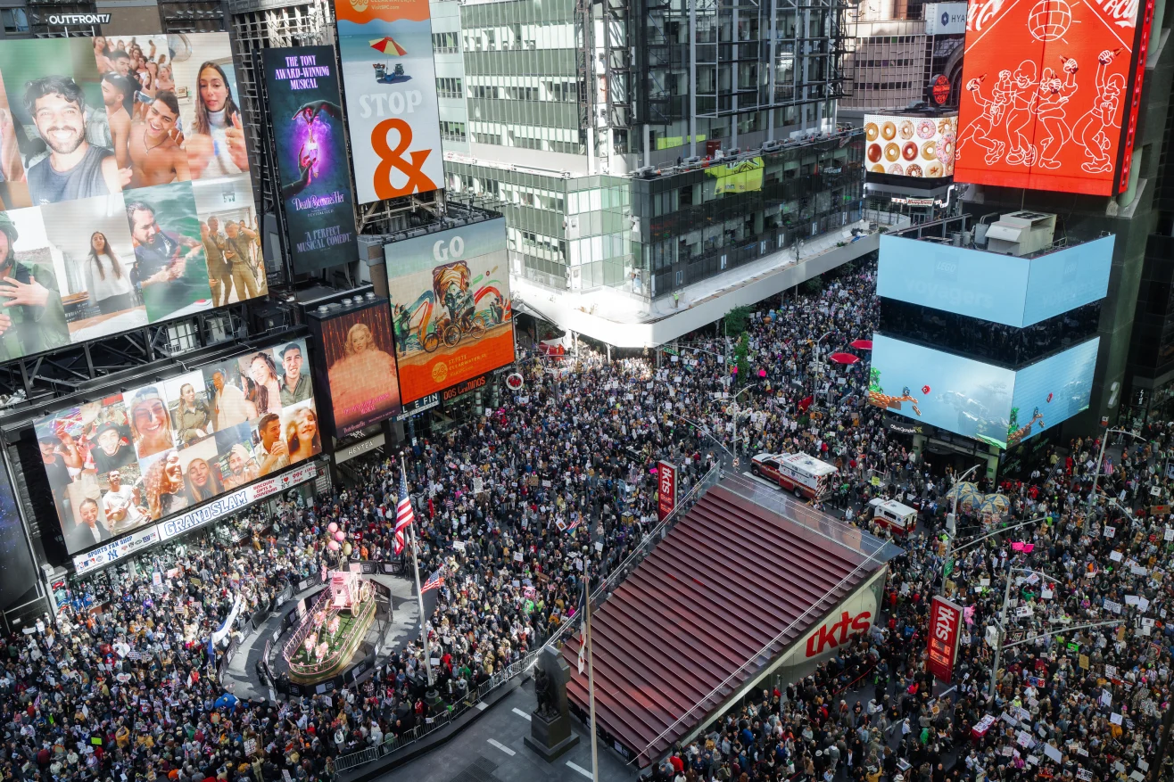 Times Square October 2025 No kIngs