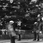 «Οι γιορτές» στις καπιταλιστικές κοινωνίες, παρά το λαμπερό τους περιτύλιγμα, δεν παύουν να δείχνουν τις μεγάλες ταξικές ανισότητες