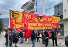 Οι «αναμορφωτές» της Ελλάδας βουλιάζουν μέσα στη δυσωδία των σκανδάλων τους