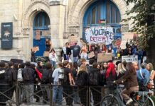Γαλλία: Καταλήψεις σε εκατοντάδες σχολεία και απεργίες